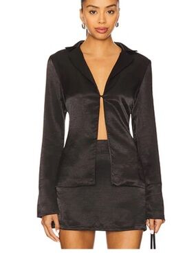 Revolve all the ways black top size small